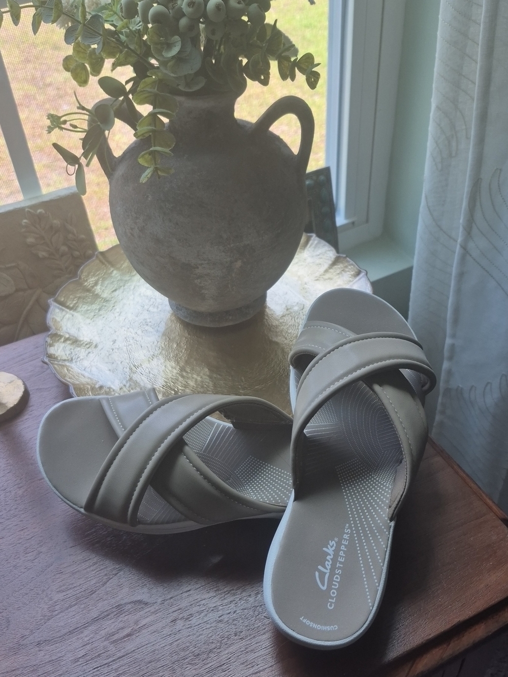 CLARKS CLOUDSTEPPERS TAUPE CRISS-CROSS SLIDE SANDALS 9M NWOB